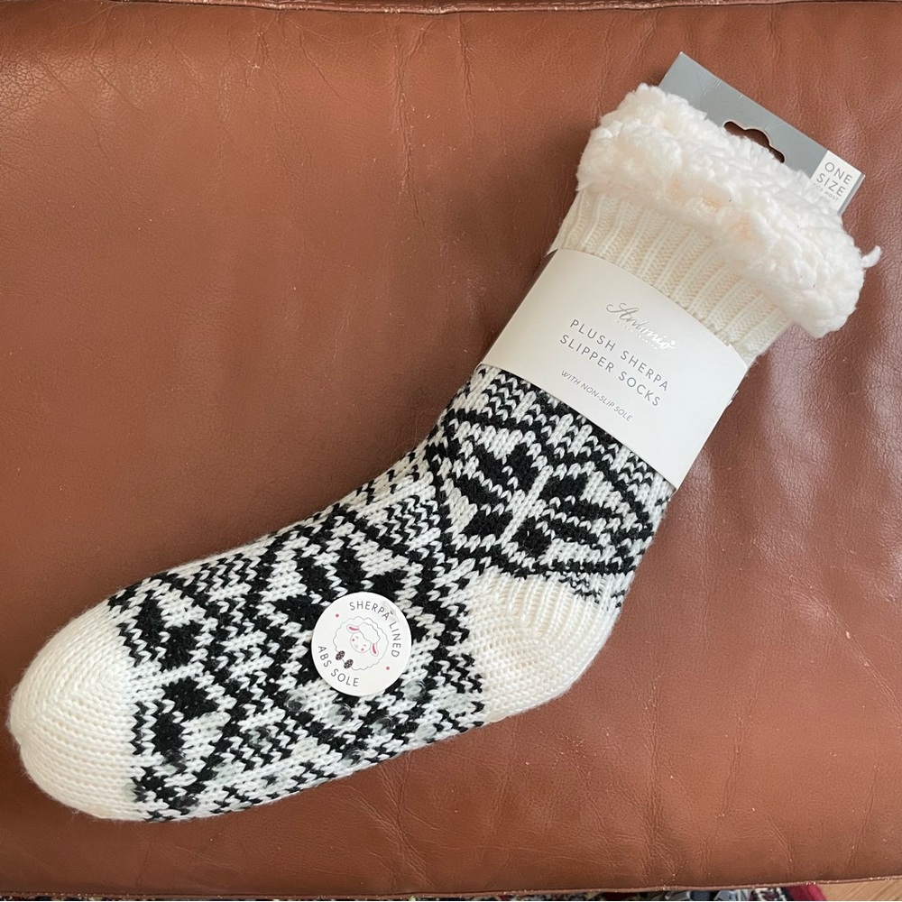 Antonio Plush Sherpa Slipper Socks NWT